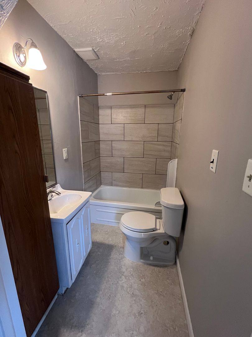 Apartment for rent at 1140 Fremont Ave NW, Grand Rapids, MI 49504