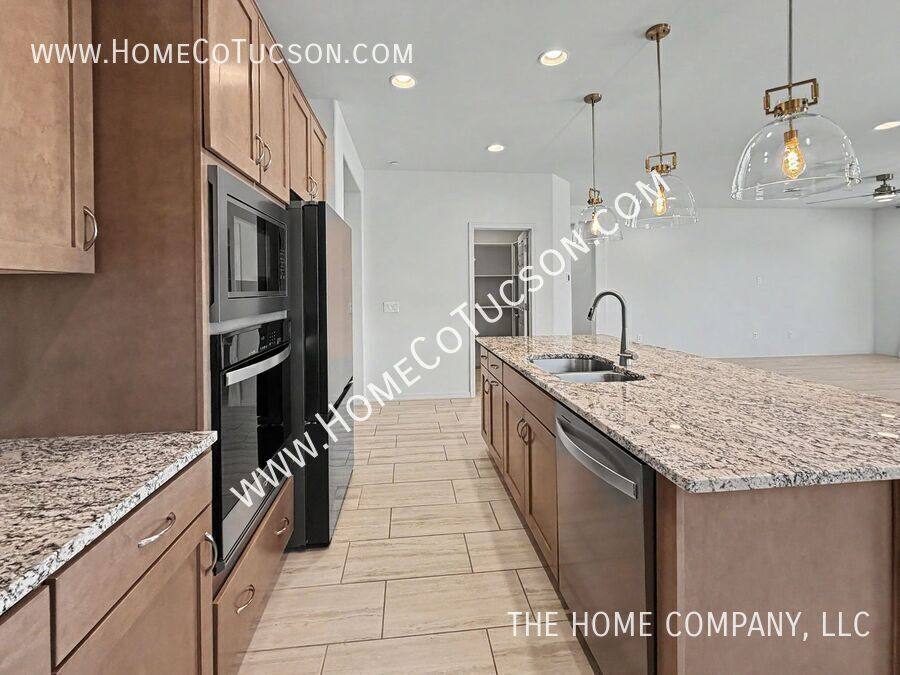 House for rent at 13293 N Sanidine Dr, Tucson, AZ 85755