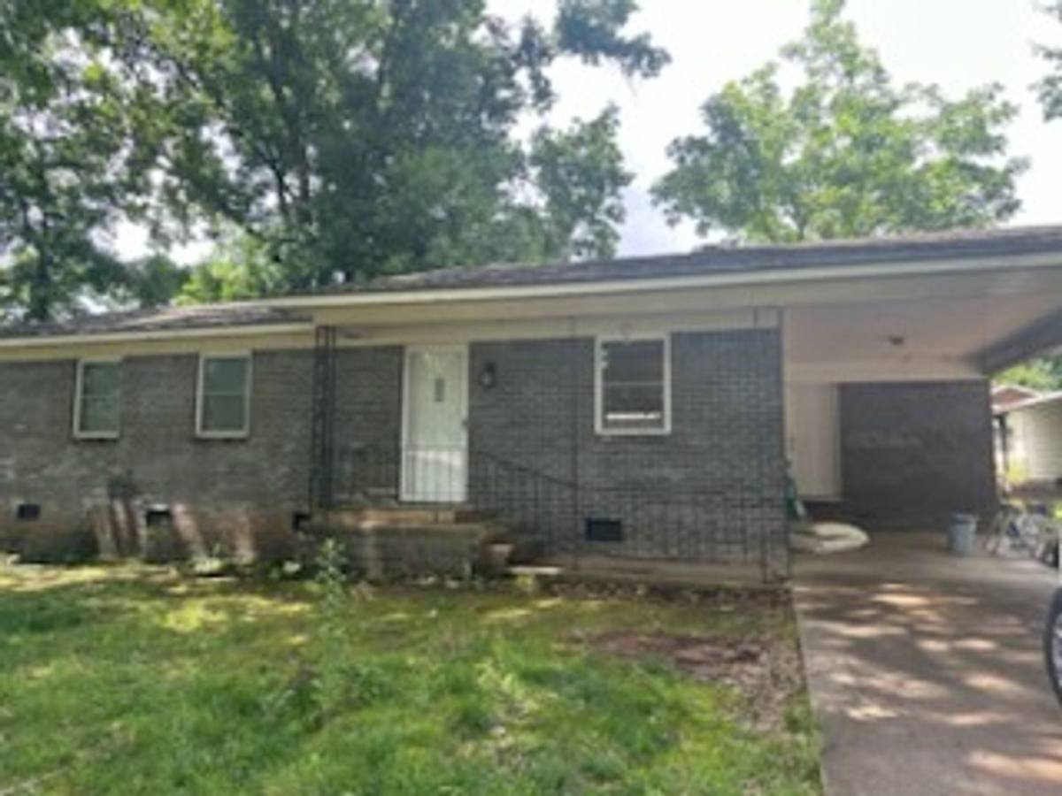 House for rent at 156 W Ozarka St, Dover, AR 72837