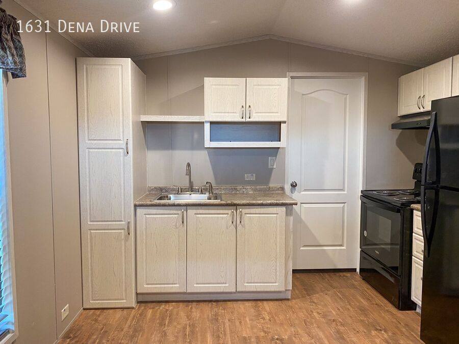 House for rent at 1631 Dena Dr, Memphis, TN 38127