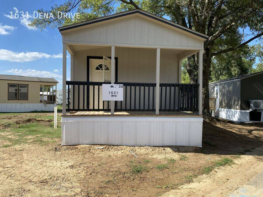 House for rent at 1631 Dena Dr, Memphis, TN 38127