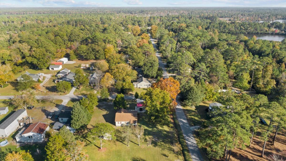 House for rent at 400 Sandy Point Rd, New Bern, NC 28560