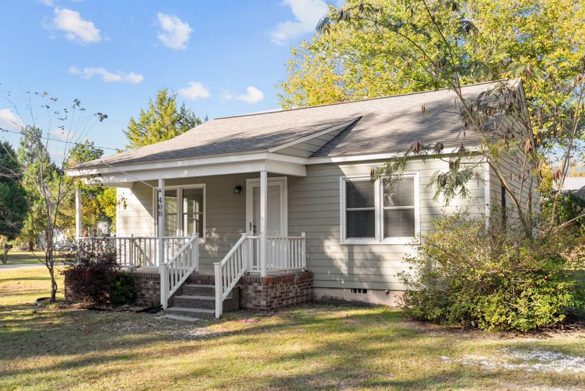 House for rent at 400 Sandy Point Rd, New Bern, NC 28560