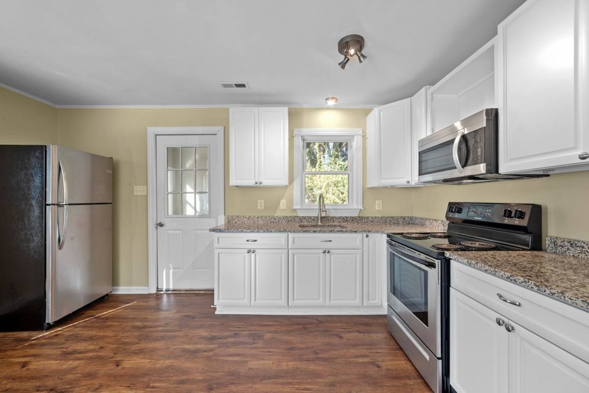 House for rent at 400 Sandy Point Rd, New Bern, NC 28560