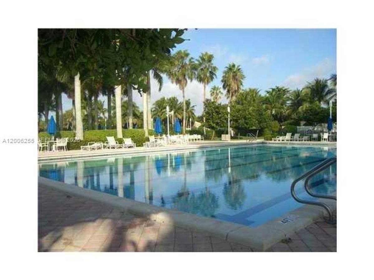 Townhouse for rent at 17001 NW 22nd St, Pembroke Pines, FL 33028