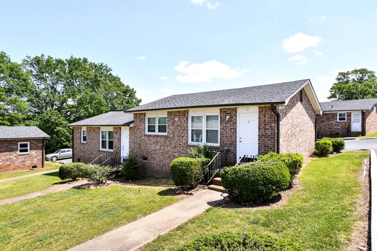 Townhouse for rent at 120 Atlantic Ave #8, Easley, SC 29642