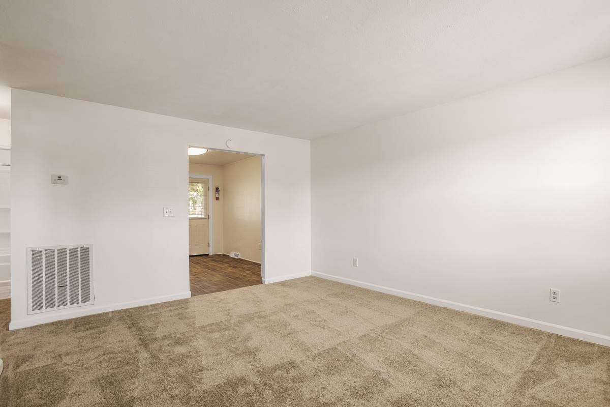 Townhouse for rent at 120 Atlantic Ave #8, Easley, SC 29642