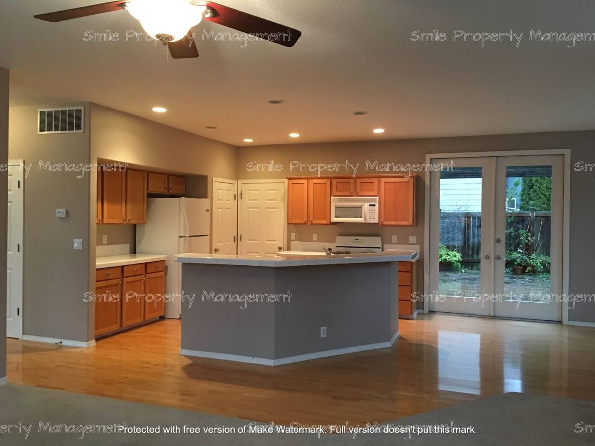 House for rent at 184 SW 105th Terrace, Portland, OR 97225