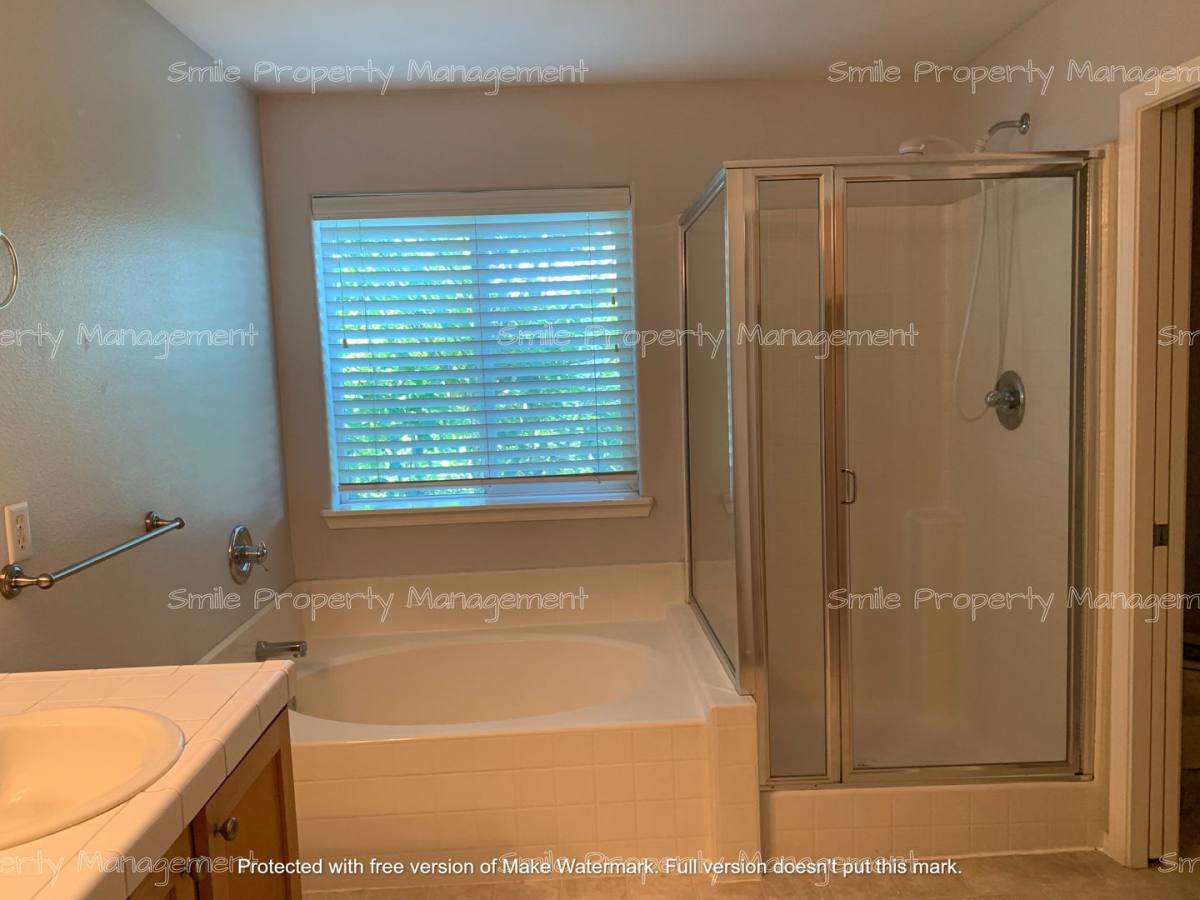 House for rent at 184 SW 105th Terrace, Portland, OR 97225