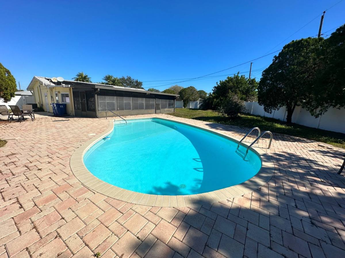 House for rent at 1770 63rd Ave N, Saint Petersburg, FL 33702