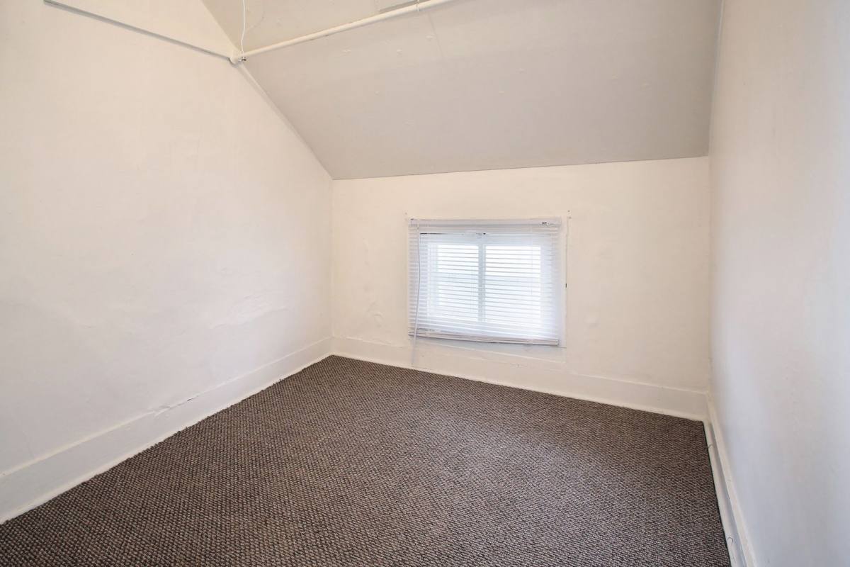 Apartment for rent at 252 W 10th St, Holland, MI 49423