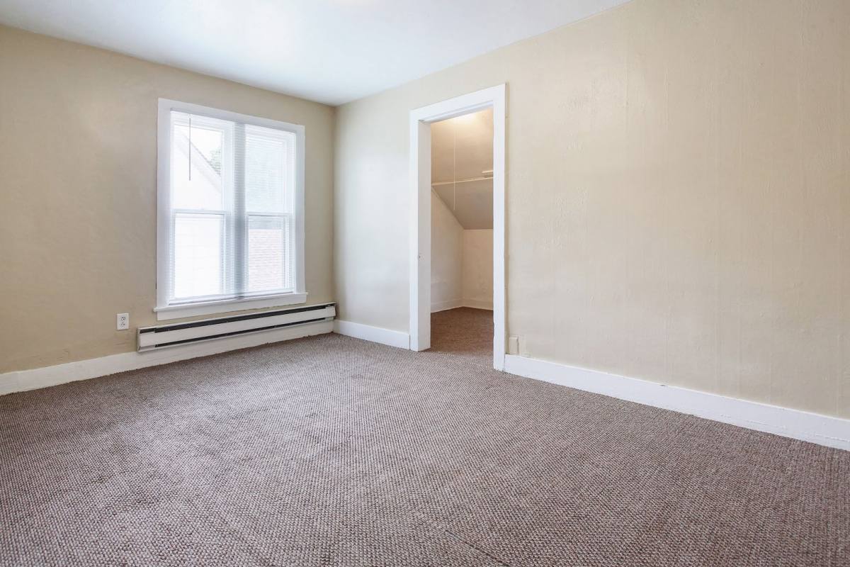 Apartment for rent at 252 W 10th St, Holland, MI 49423