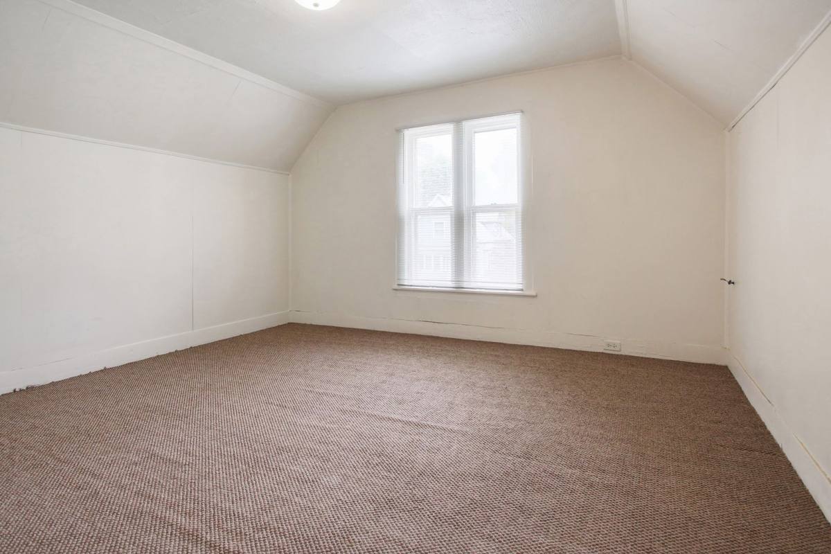 Apartment for rent at 252 W 10th St, Holland, MI 49423
