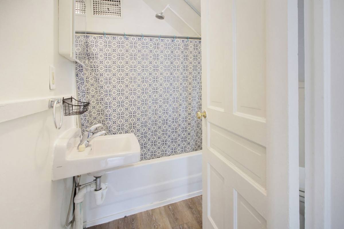 Apartment for rent at 252 W 10th St, Holland, MI 49423