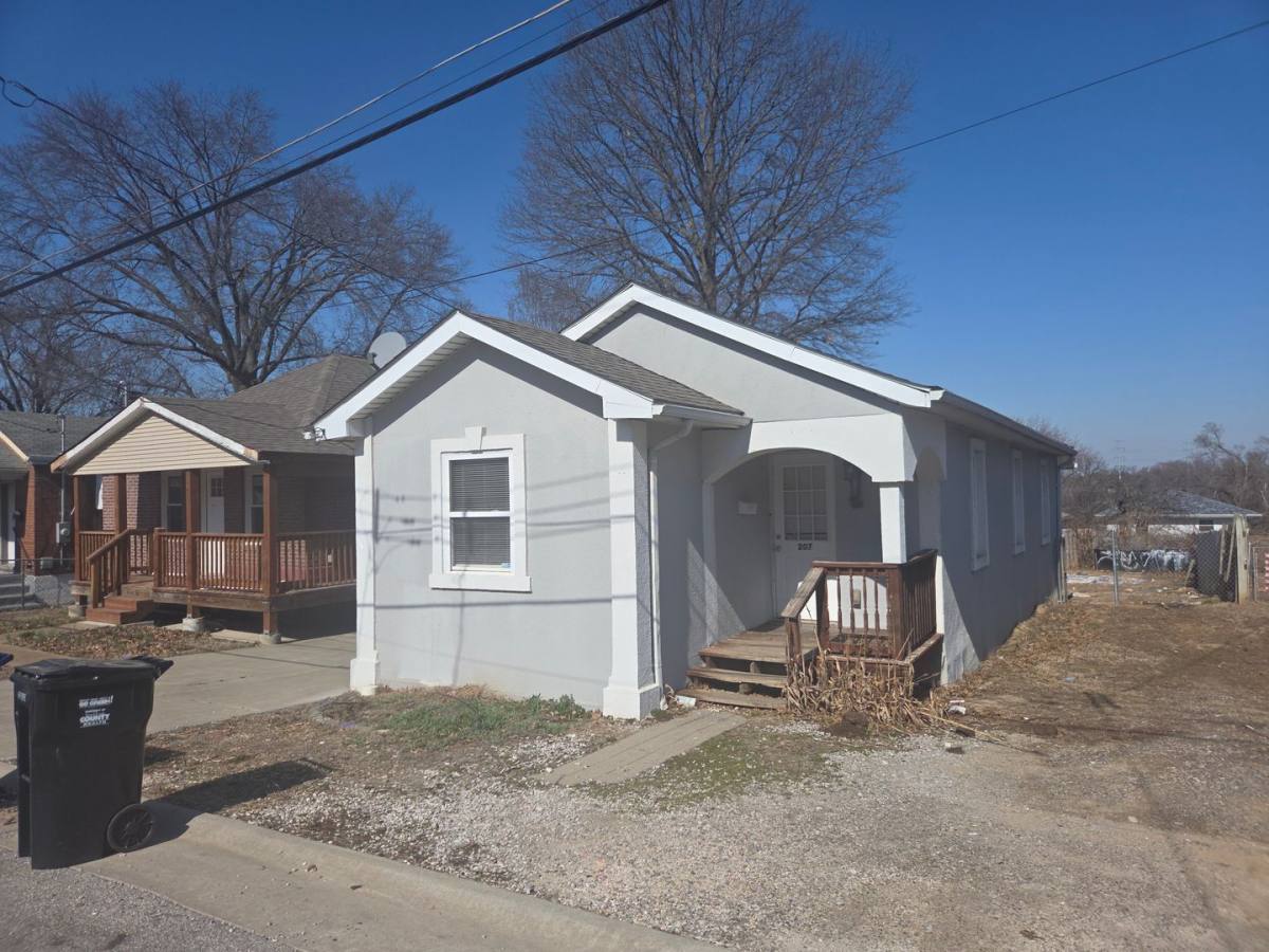 House for rent at 207 Waller Ave, Saint Louis, MO 63125