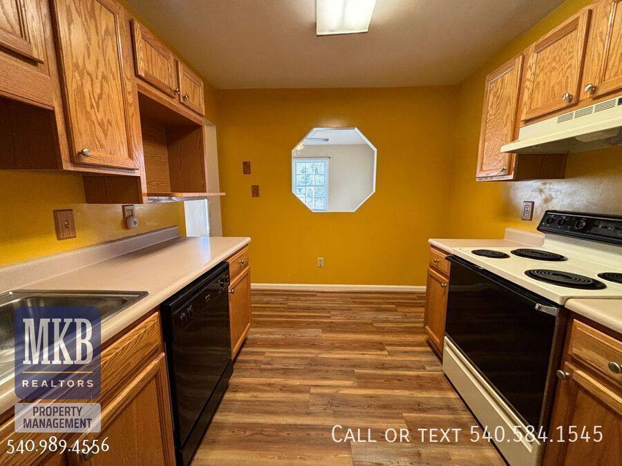 House for rent at 1712 Wayne St NE, Roanoke, VA 24012