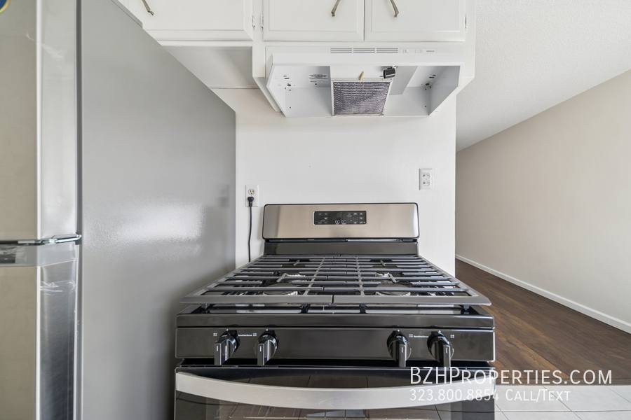 Apartment for rent at 2038 S Holt Ave #16C, Los Angeles, CA 90034