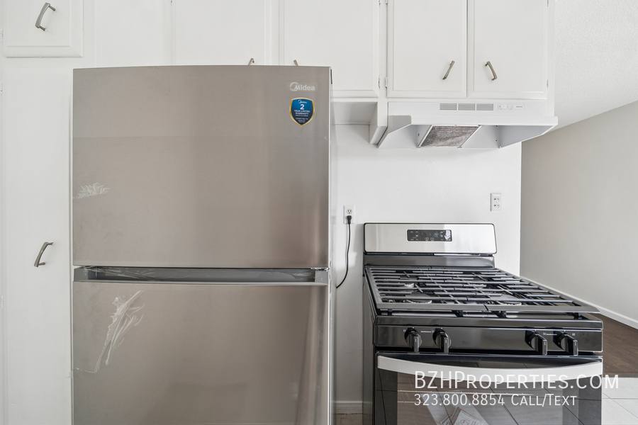 Apartment for rent at 2038 S Holt Ave #16C, Los Angeles, CA 90034