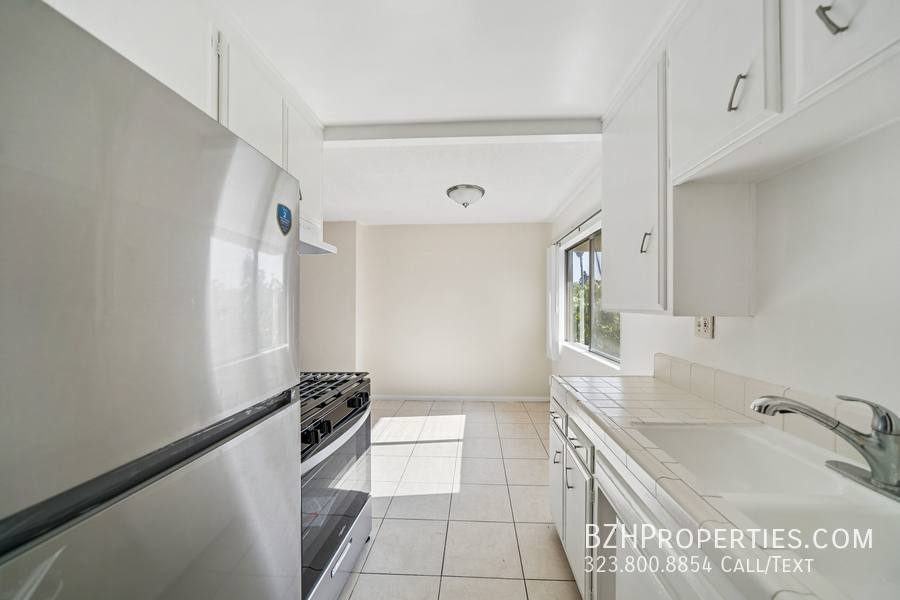 Apartment for rent at 2038 S Holt Ave #16C, Los Angeles, CA 90034