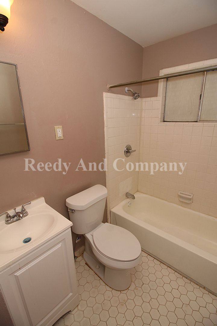 Townhouse for rent at 848 Biggs St, Memphis, TN 38108