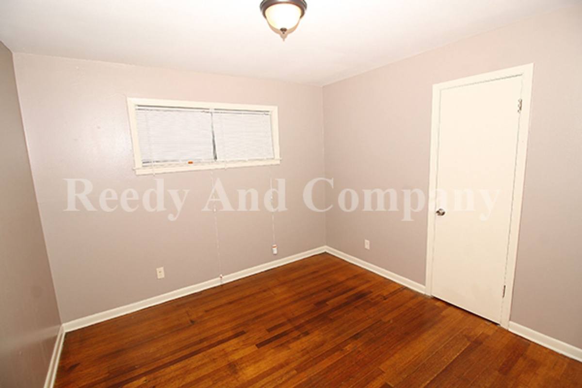 Townhouse for rent at 848 Biggs St, Memphis, TN 38108