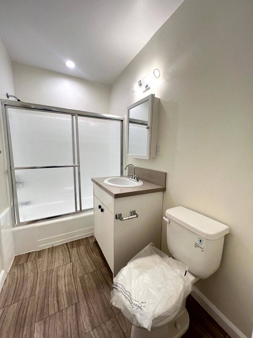 Apartment for rent at 2408 Ocean Park Blvd, Santa Monica, CA 90405