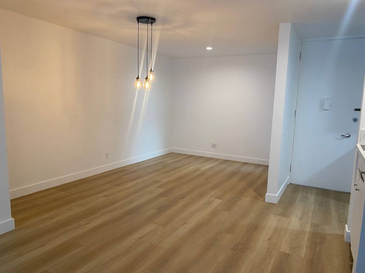 Apartment for rent at 938 4th St, Santa Monica, CA 90403