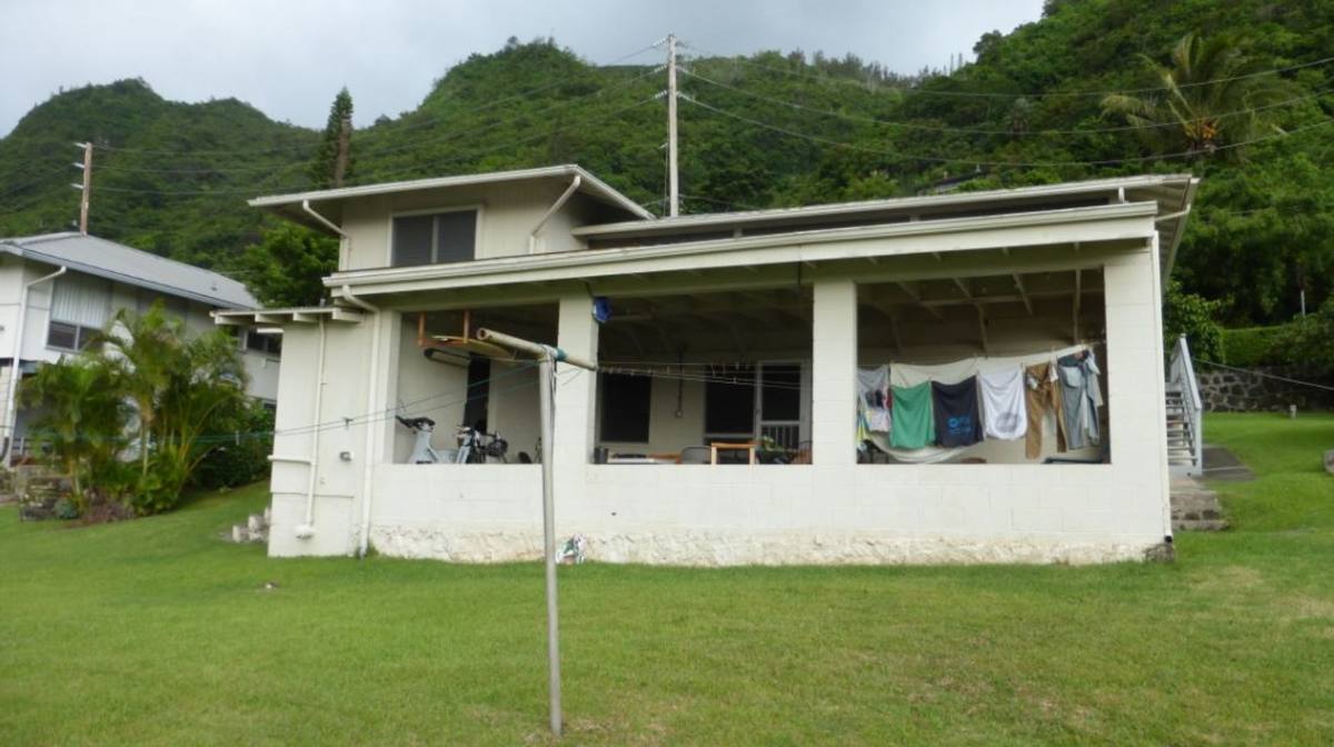 Apartment for rent at 3112 Alani Dr, Honolulu, HI 96822