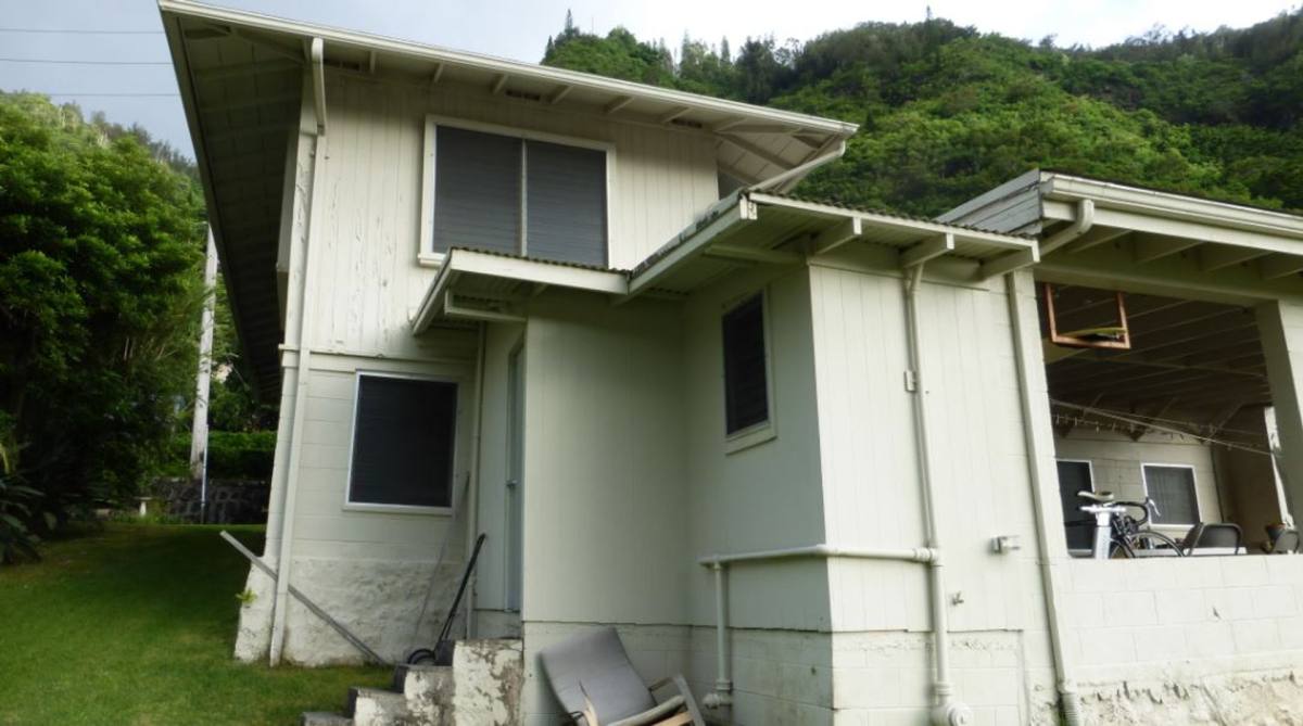 Apartment for rent at 3112 Alani Dr, Honolulu, HI 96822