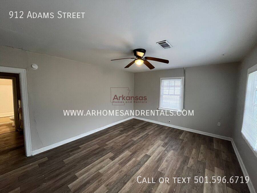 House for rent at 912 Adams St, Little Rock, AR 72204