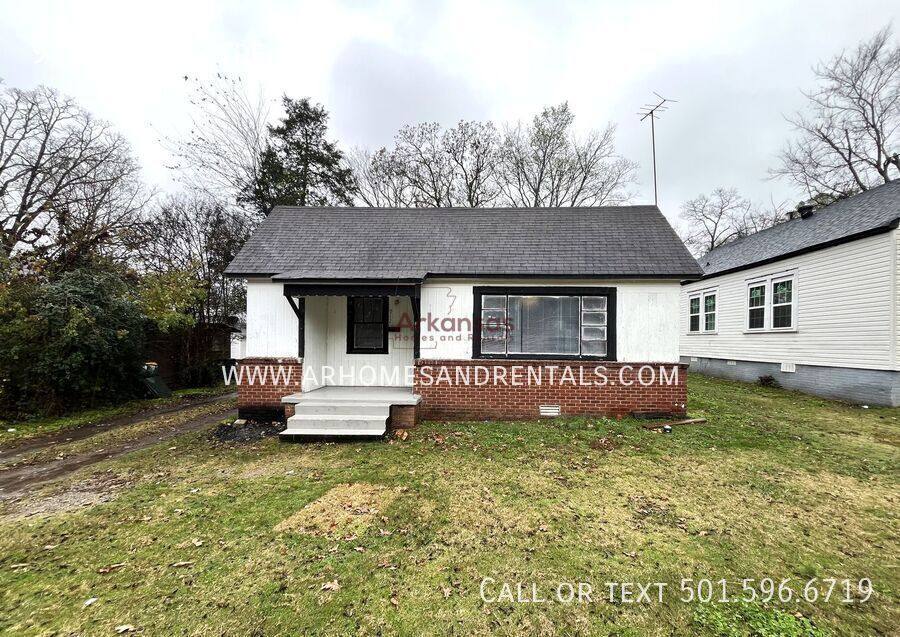 House for rent at 912 Adams St, Little Rock, AR 72204