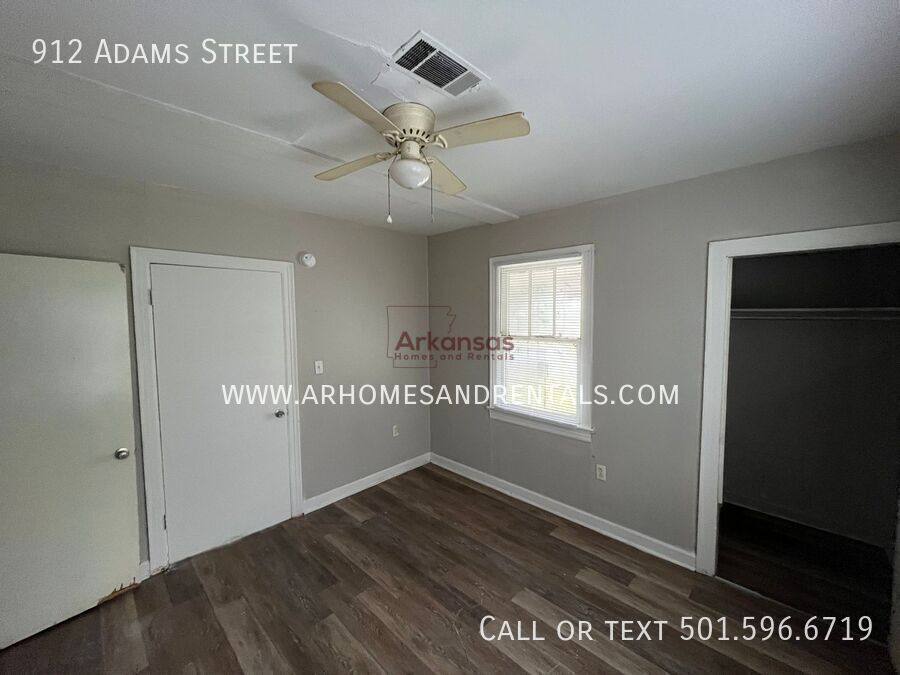 House for rent at 912 Adams St, Little Rock, AR 72204