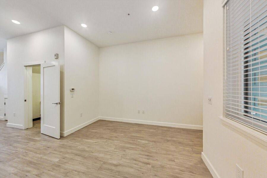 Apartment for rent at 411 29th St #107, Oakland, CA 94609