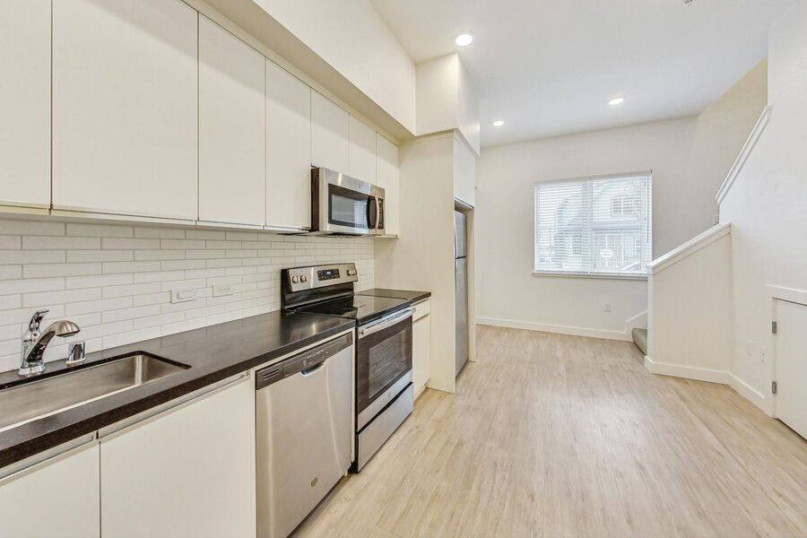 Apartment for rent at 411 29th St #107, Oakland, CA 94609