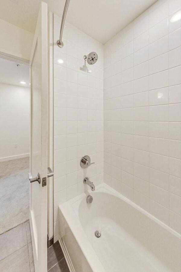 Apartment for rent at 411 29th St #107, Oakland, CA 94609