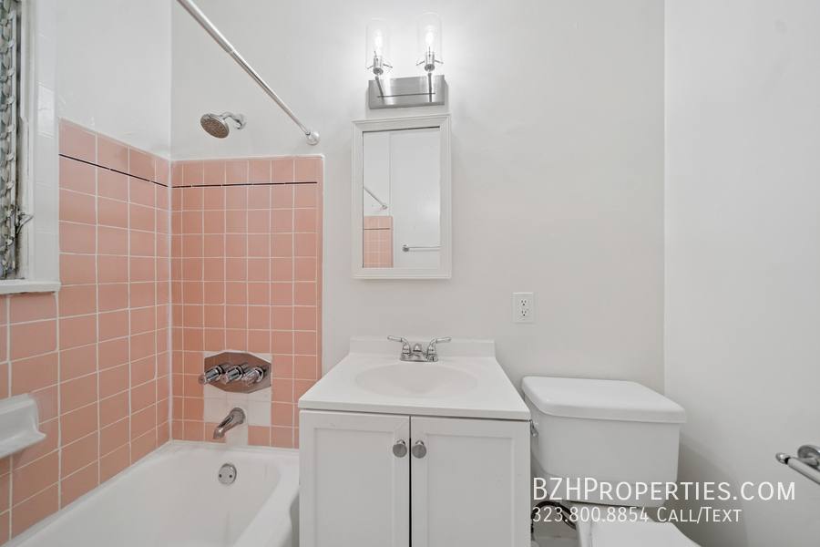 Apartment for rent at 612 S Dunsmuir Ave #1, Los Angeles, CA 90036