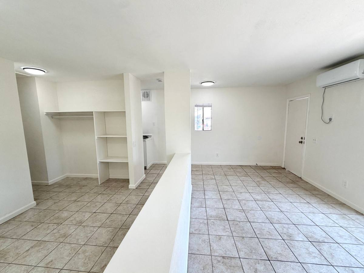 Apartment for rent at 487 E 11th St, Upland, CA 91786