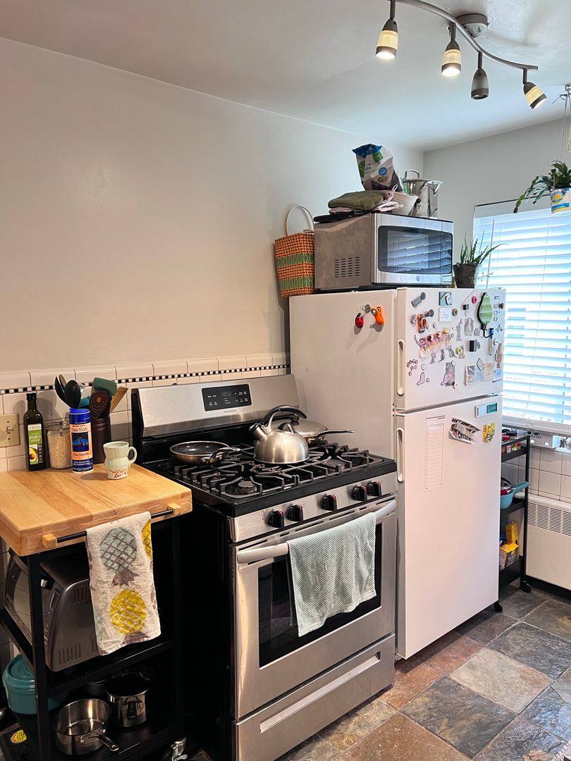 Apartment for rent at 3834 Hyde Park Ave, Cincinnati, OH 45209