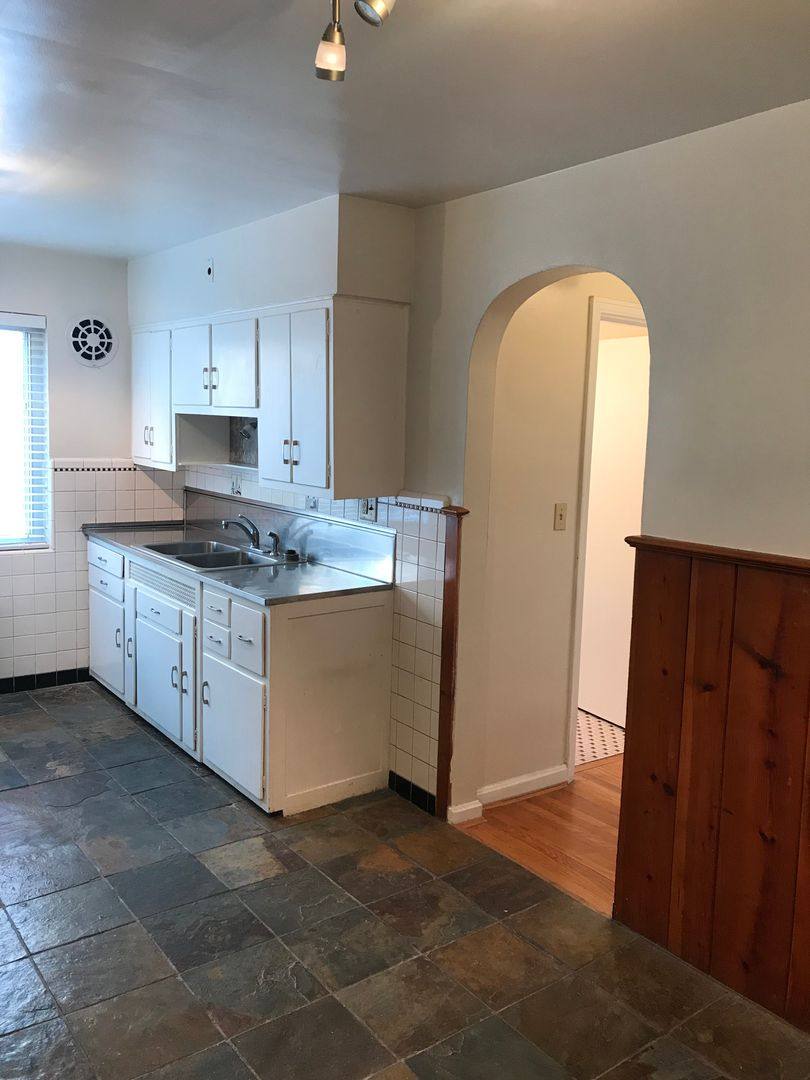 Apartment for rent at 3834 Hyde Park Ave, Cincinnati, OH 45209