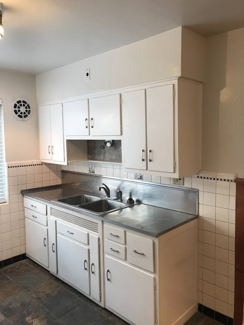 Apartment for rent at 3834 Hyde Park Ave, Cincinnati, OH 45209