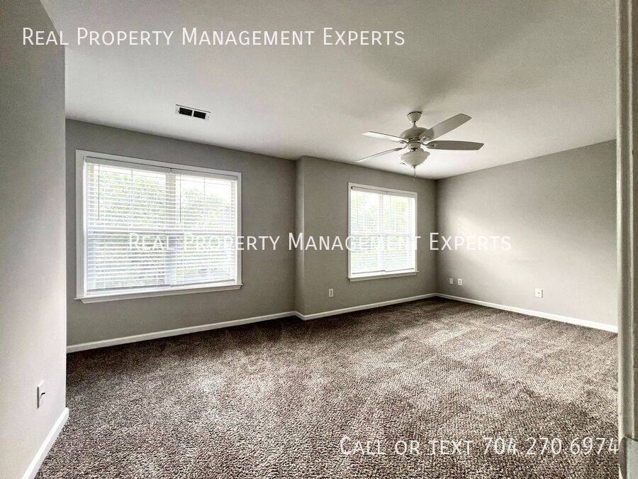 Townhouse for rent at 6522 Point Comfort Lane, Charlotte, NC 28226