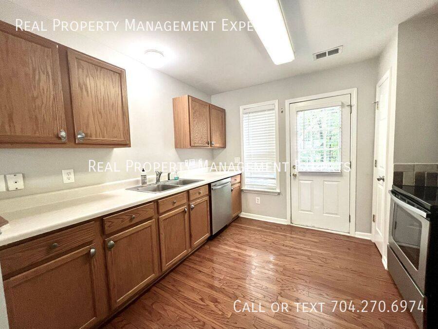 Townhouse for rent at 6522 Point Comfort Lane, Charlotte, NC 28226