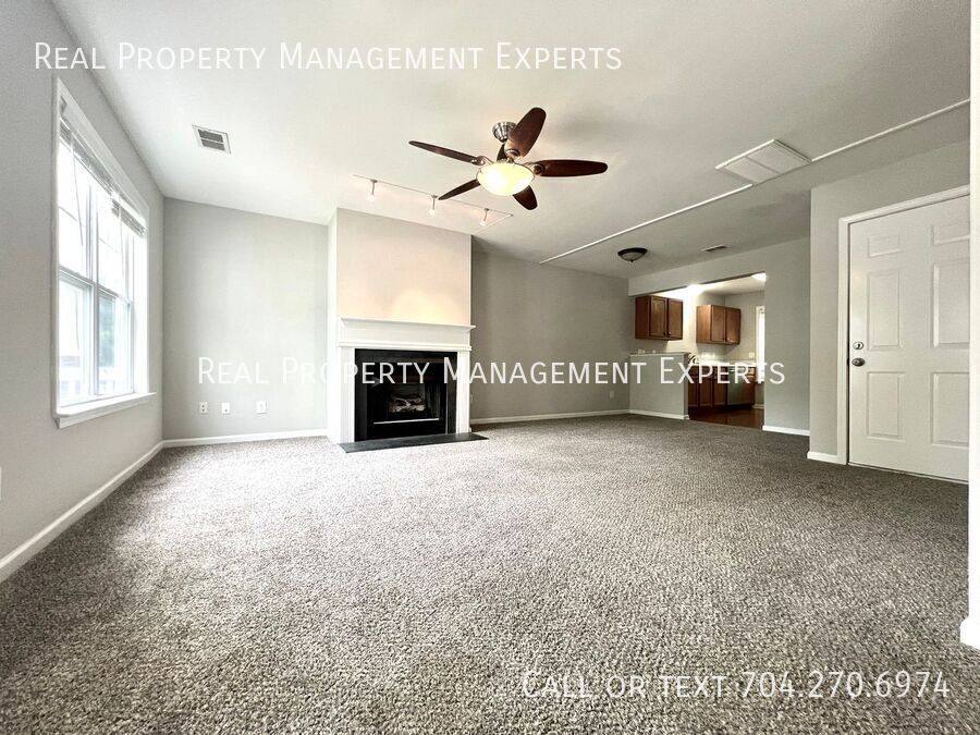 Townhouse for rent at 6522 Point Comfort Lane, Charlotte, NC 28226