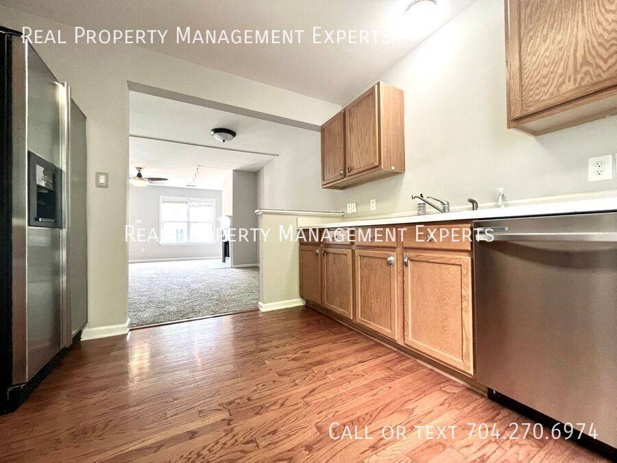 Townhouse for rent at 6522 Point Comfort Lane, Charlotte, NC 28226
