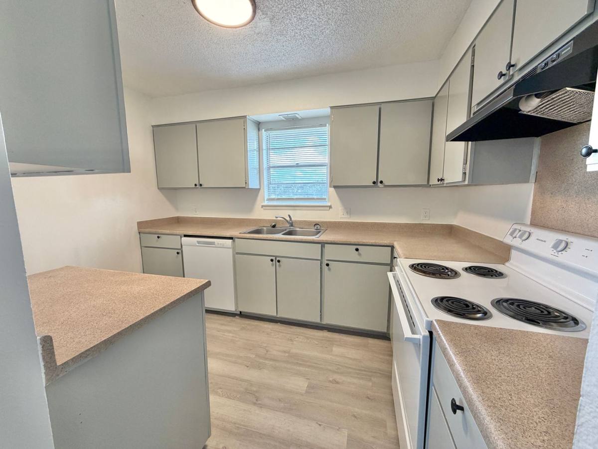Apartment for rent at 1001 E Independence St, Shawnee, OK 74804