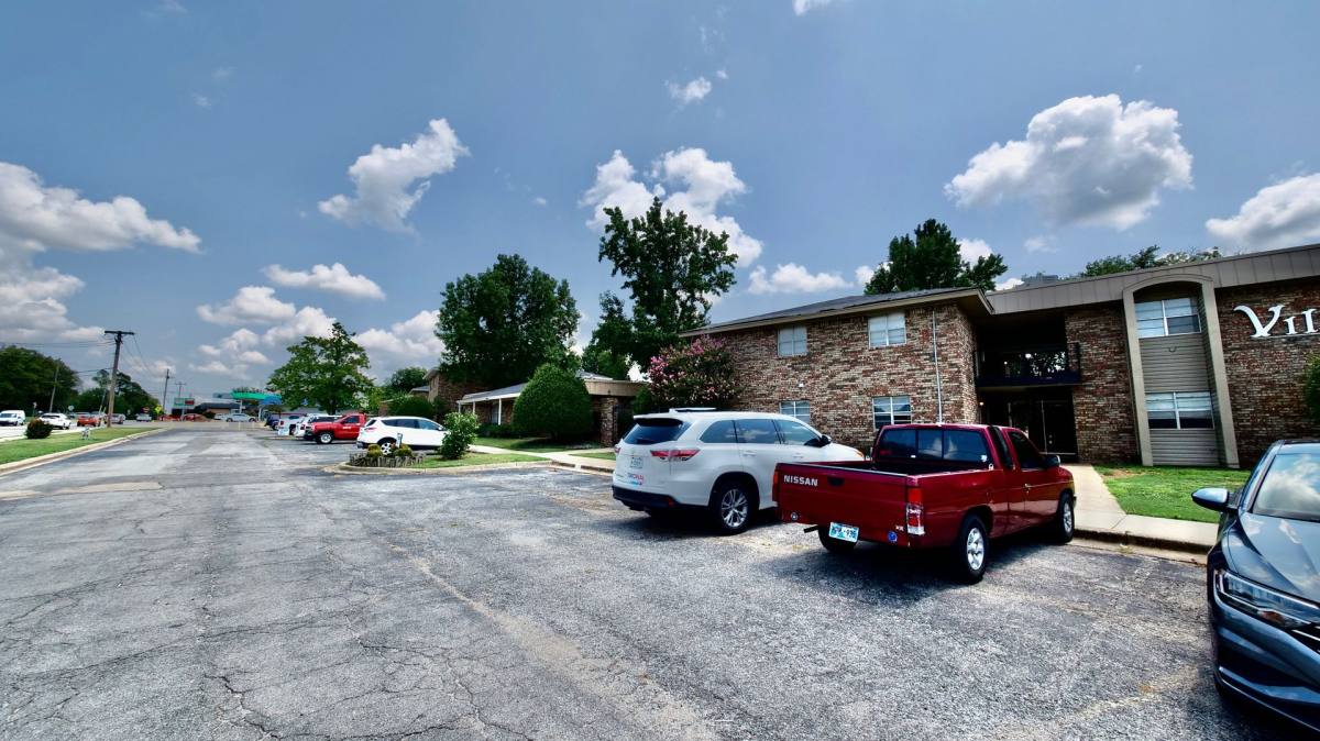 Apartment for rent at 1001 E Independence St, Shawnee, OK 74804