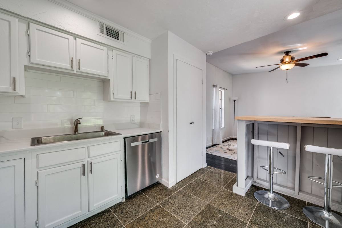 Condo for rent at 4748 Old Bent Tree Lane, Dallas, TX 75287