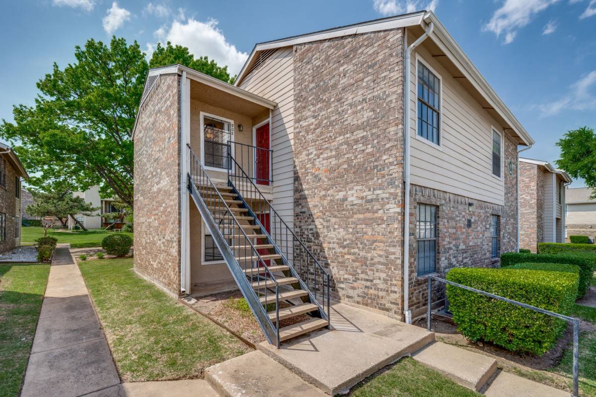 Condo for rent at 4748 Old Bent Tree Lane, Dallas, TX 75287