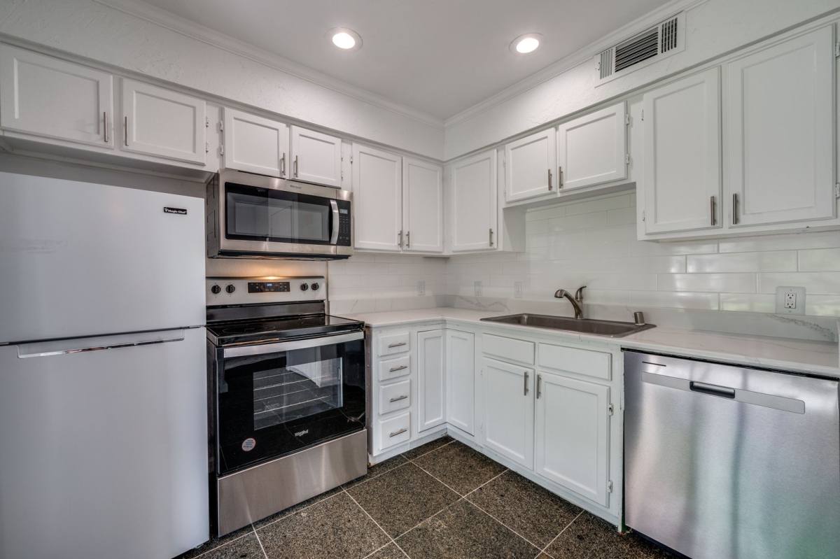 Condo for rent at 4748 Old Bent Tree Lane, Dallas, TX 75287