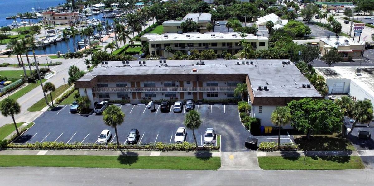 Condo for rent at 310 Lake Shore Dr, West Palm Beach, FL 33403